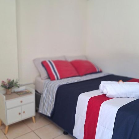 Blue Moon Hostel Antigua ภายนอก รูปภาพ