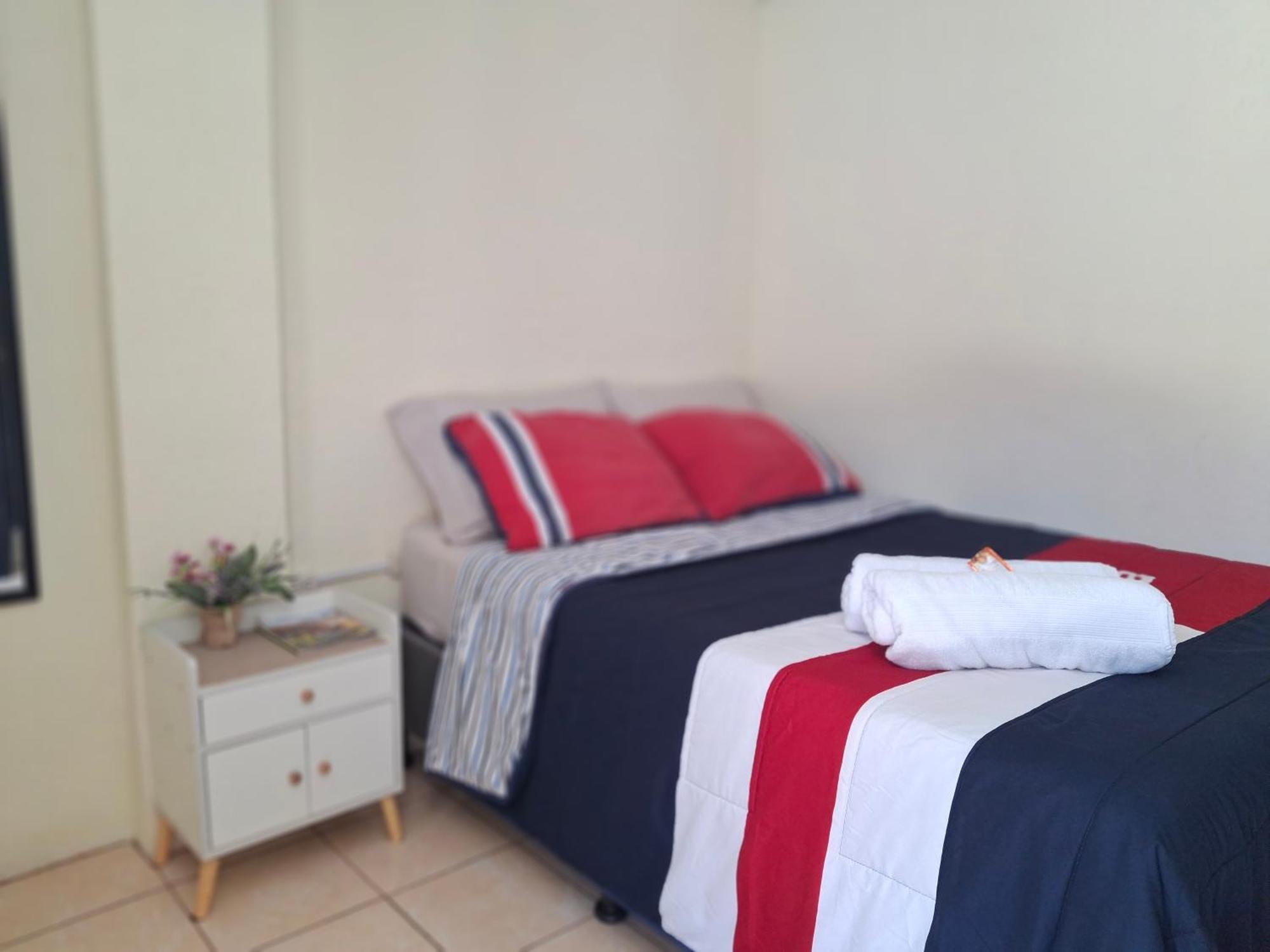 Blue Moon Hostel Antigua ภายนอก รูปภาพ